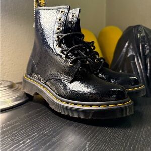 Dr. Martens 1460 Women’s Distressed Patent Leather Boots size 6